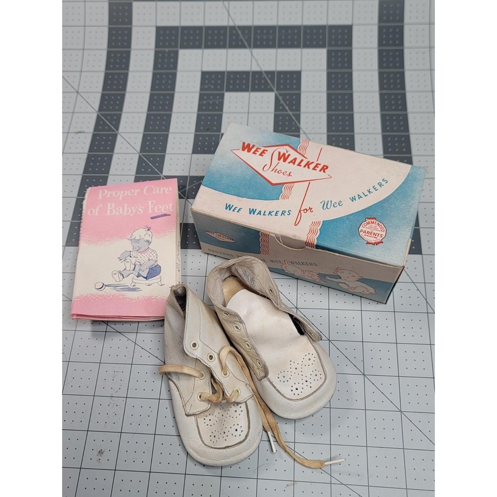 Vintage Baby Shoes With Original Box & Papers Wee Walker Made In USA 1940s